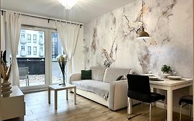 Matejki Apartment ~ Self Check-In 24 ~ Parking